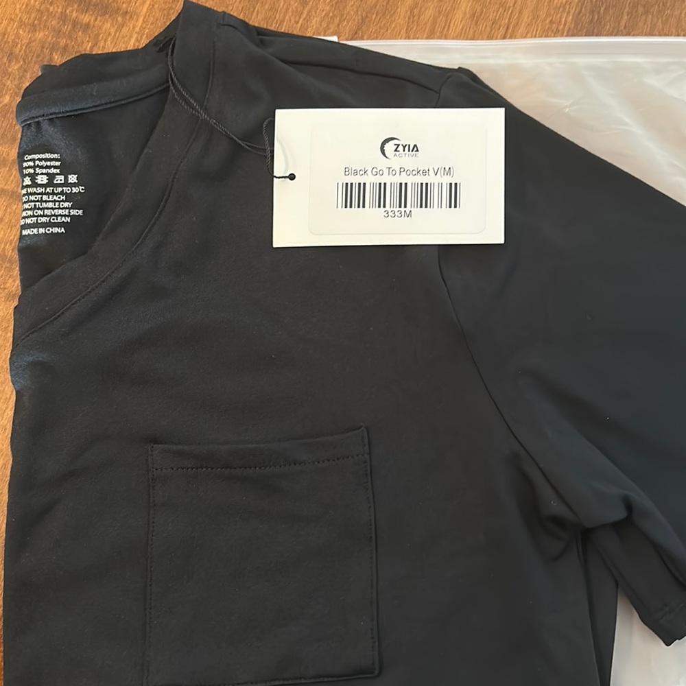 NWT Zyia Active Black Go To Pocket V Size M